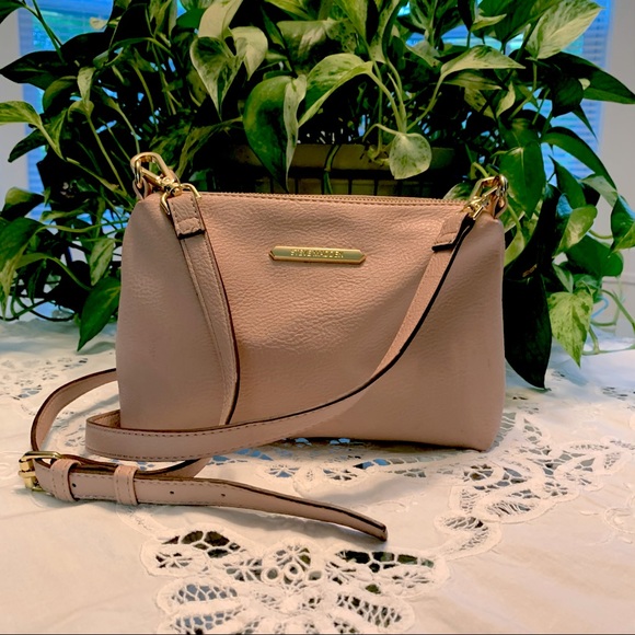 Steve Madden Handbags - SOLD Steve Madden Crossbody bag